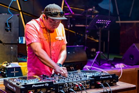 dj in the philippines